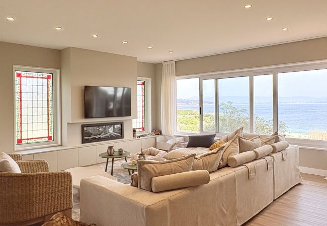 Villa in O Grove - Beachfront Luxury Villa